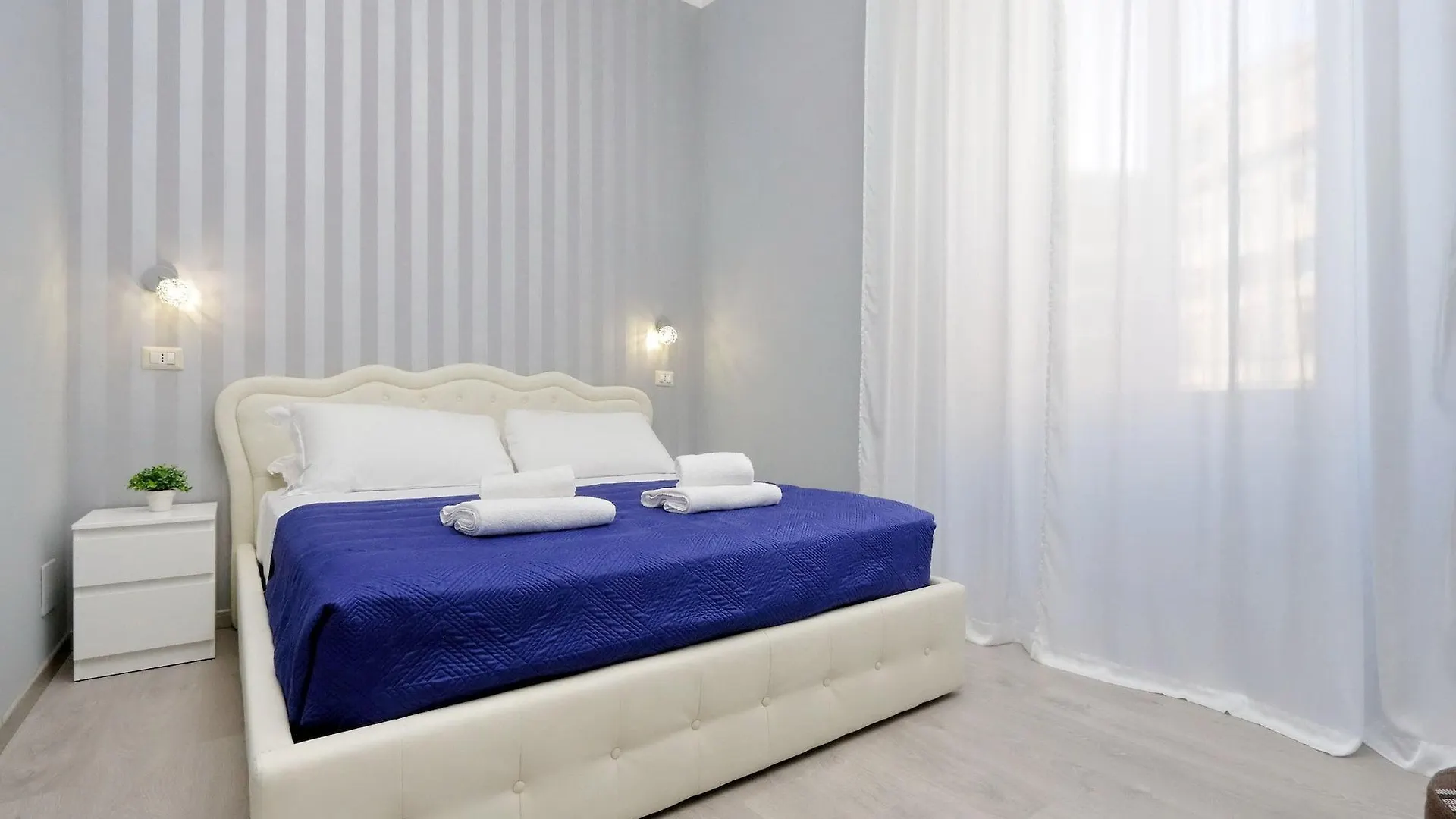 Bed and Breakfast Domus Domas & Boutique - Golden Keys Collection à Rome Couette-café