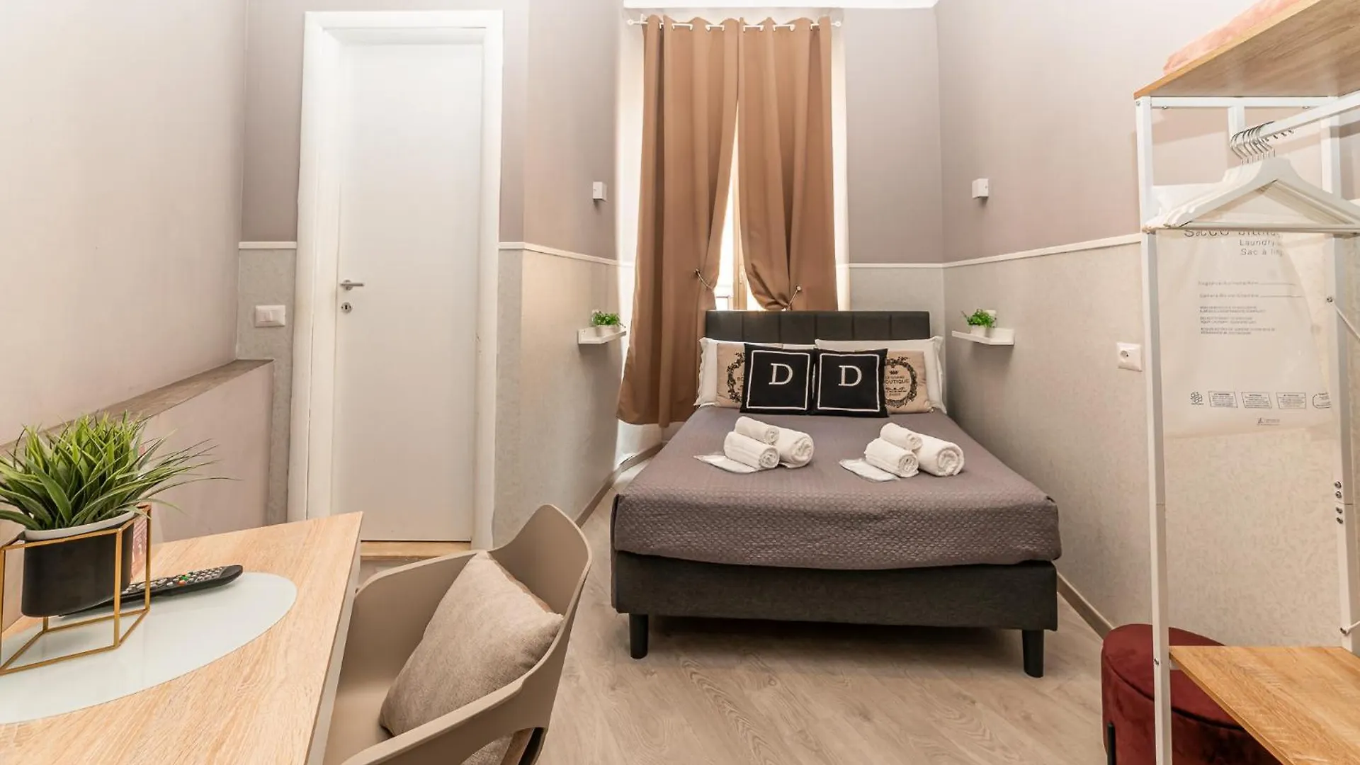 Bed and Breakfast Domus Domas & Boutique - Golden Keys Collection à Rome Couette-café