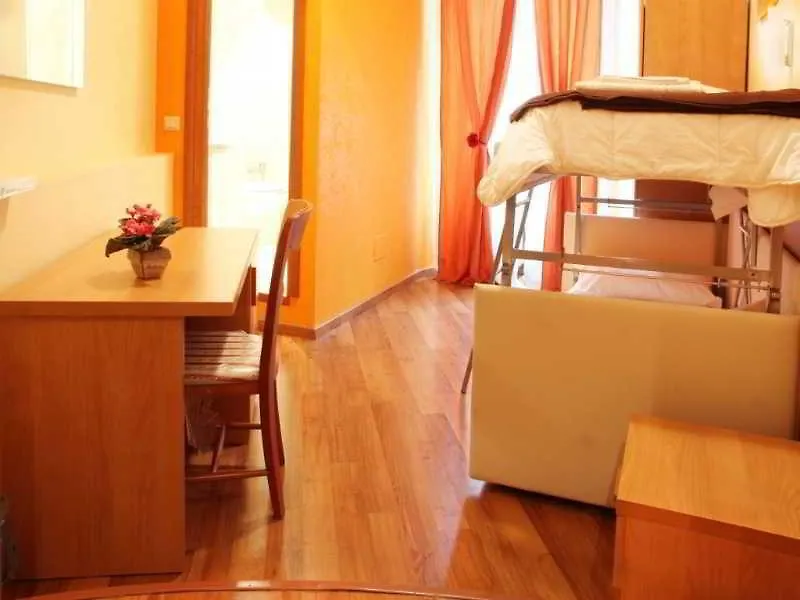 Domus Domas & Boutique - Golden Keys Collection Bed & Breakfast Rome