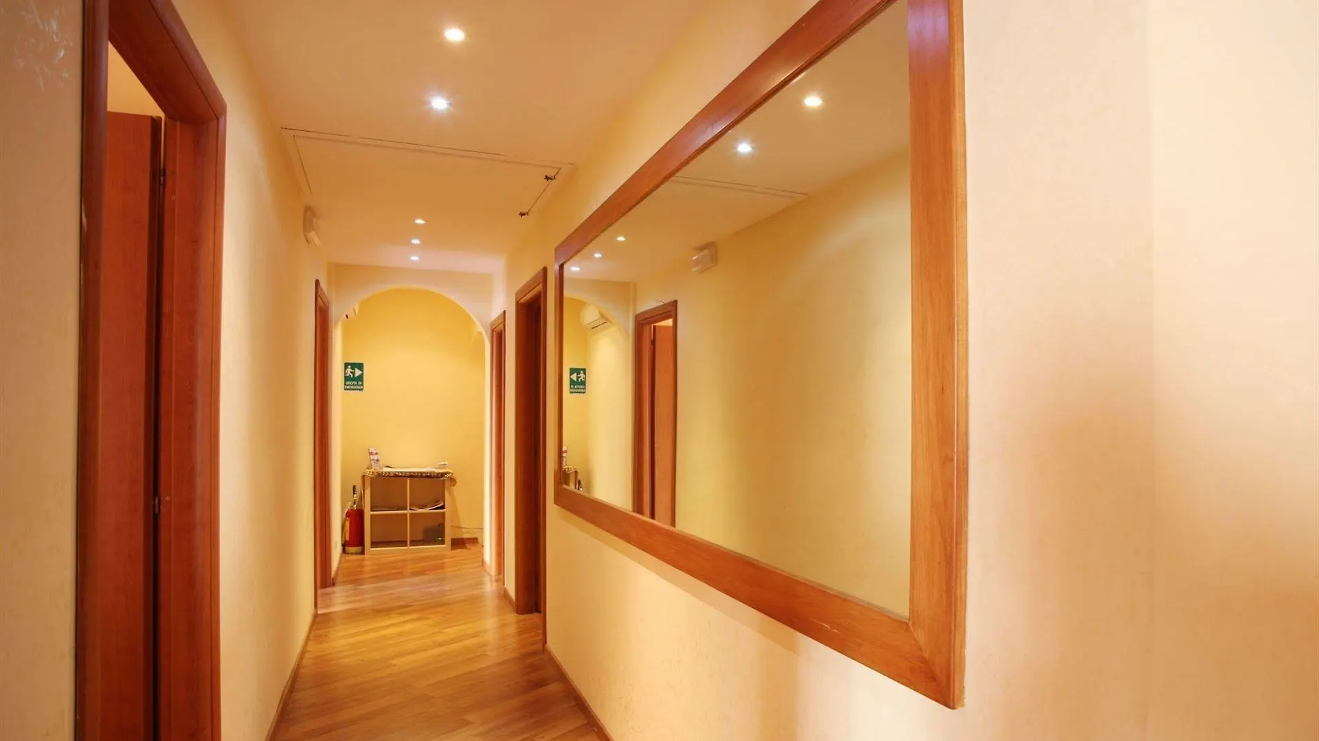 Domus Domas & Boutique - Golden Keys Collection Bed & Breakfast Rome